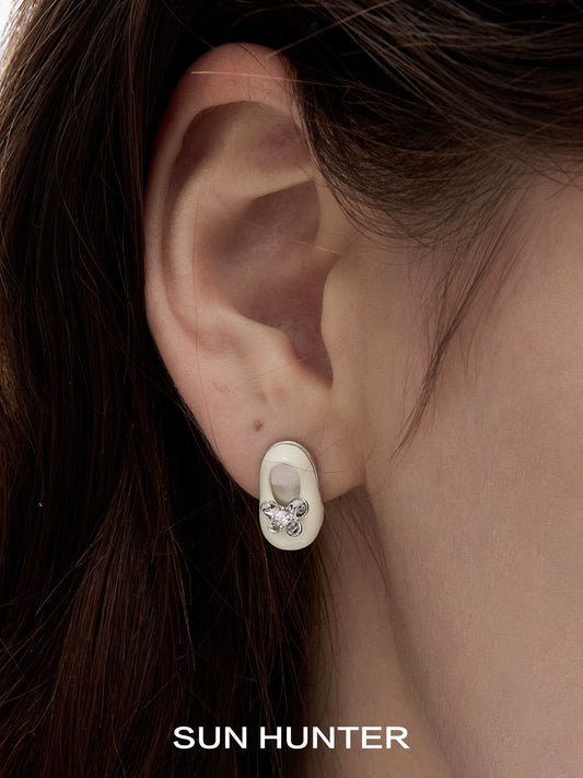 SUN HUNTER vintage walking shoe earrings with charming design for trendy accessories