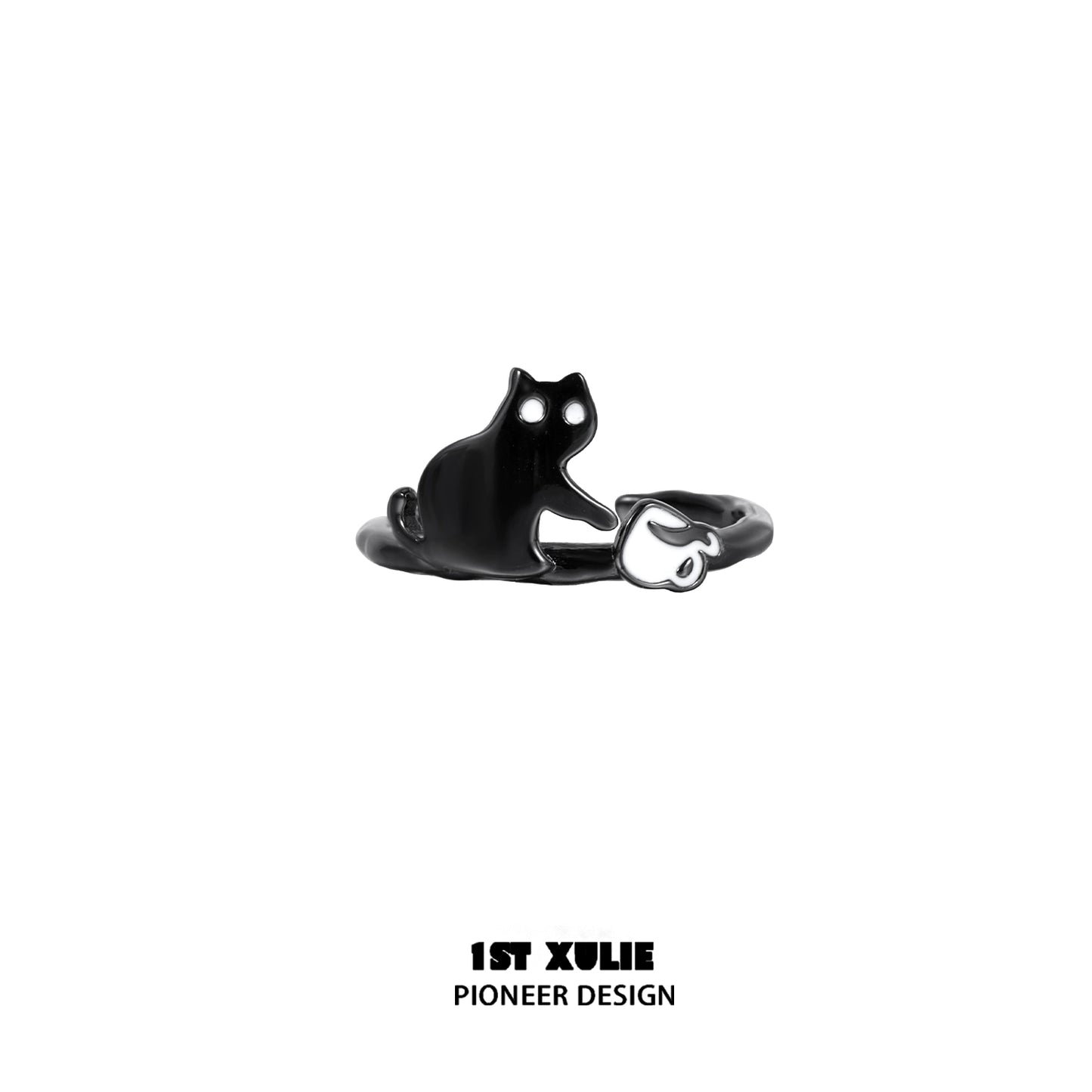 Y2K black cat ring featuring a sleek design with a playful cat and white accent
