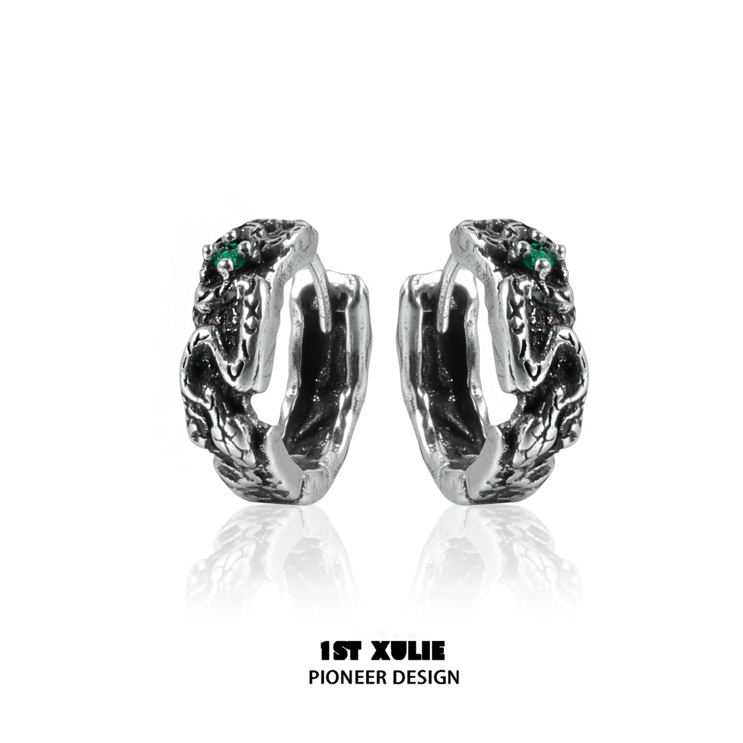 Y2K black snake earrings with intricate design and green accents for a bold fashion statement
