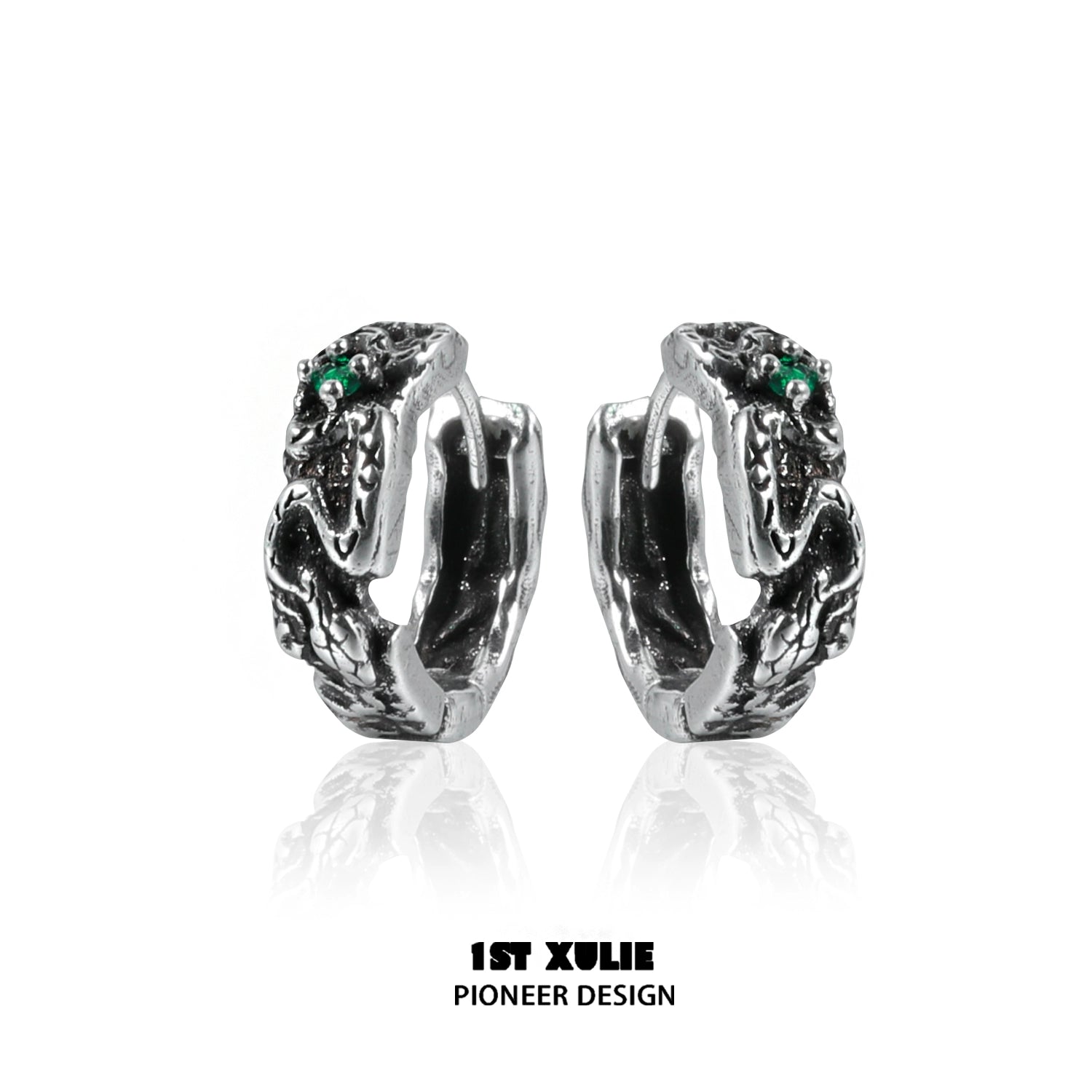 Y2K black snake earrings with intricate design and green accents for a bold fashion statement