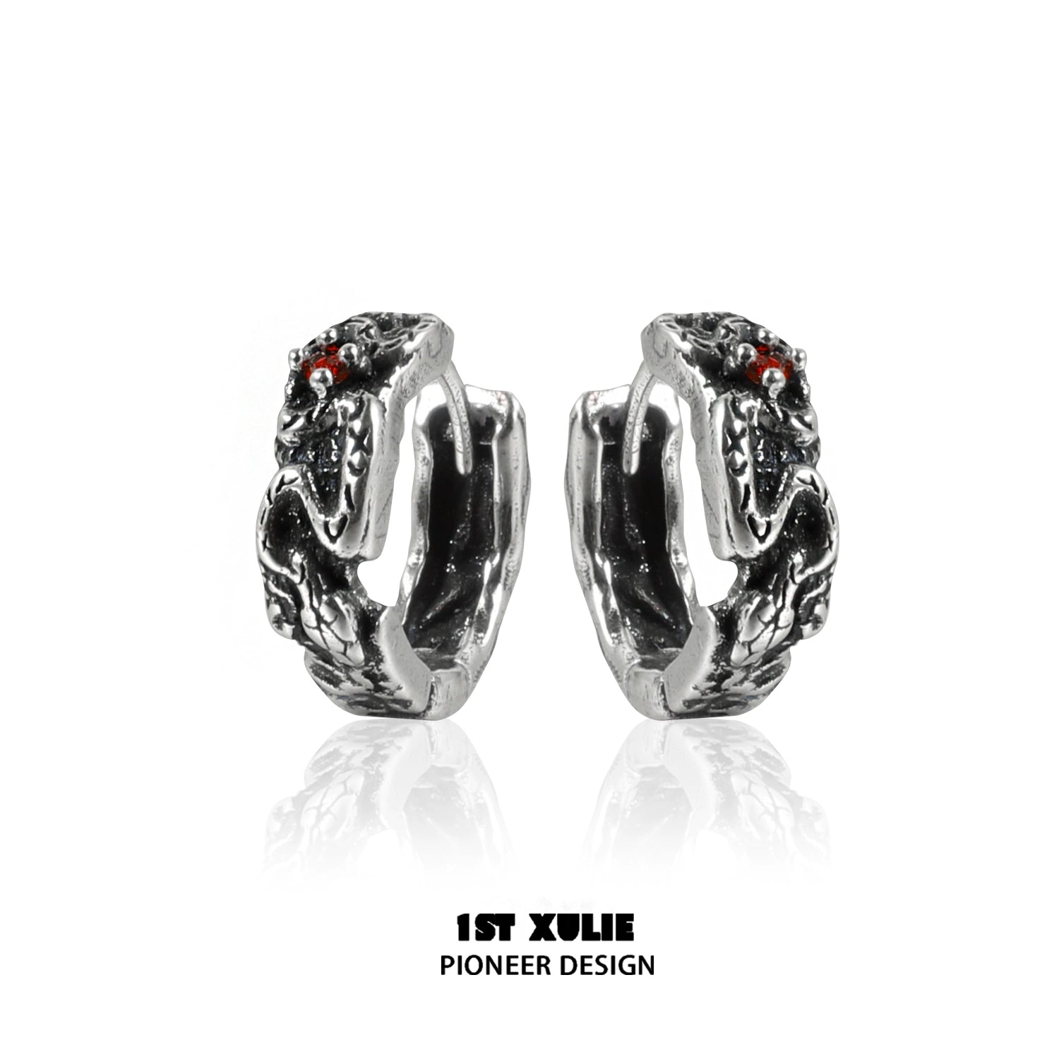 Y2K black snake earrings featuring detailed design and red accents for a stylish look