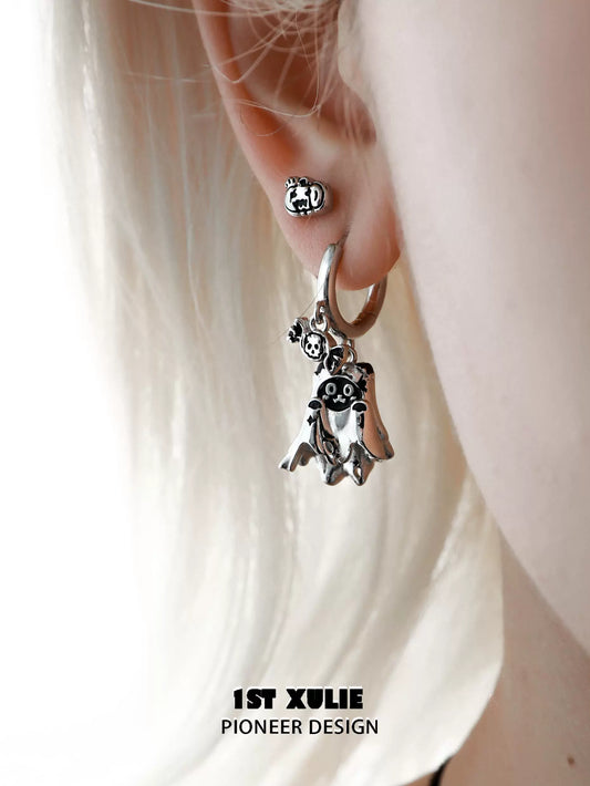 Y2K ghost black cat earrings featuring a spooky design perfect for Halloween enthusiasts