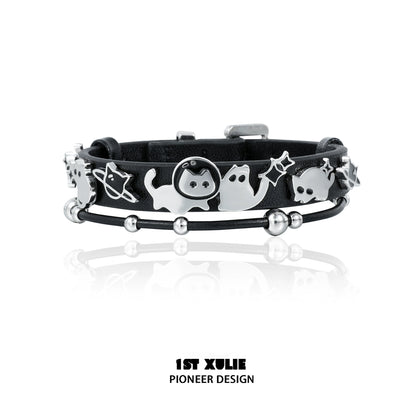 Y2K kitty leather bracelet in black with silver cat charms and beads for trendy fashion lovers