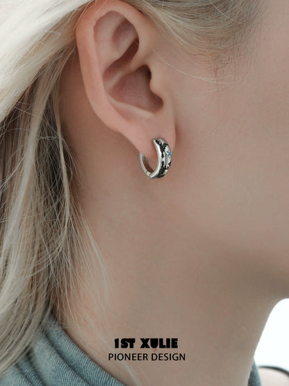 Stylish Y2K planetary earrings in silver, perfect for Fashion-forward outfits and accessories.