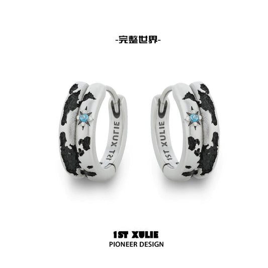 1ST XULIE Y2K planetary earrings with a unique design featuring black and white colors