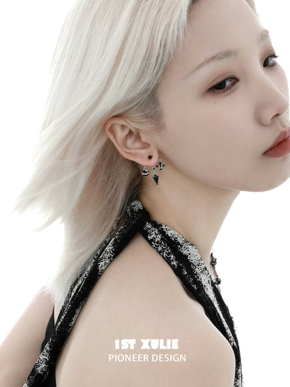 Y2K snake earrings in silver with unique design, perfect for trendy outfits