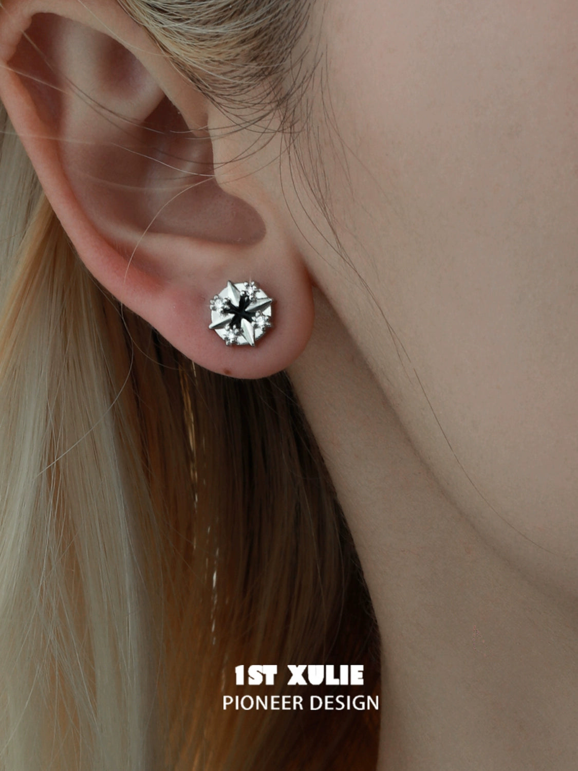 Elegant Y2K star earrings featuring sparkling crystals for trendy fashion lovers